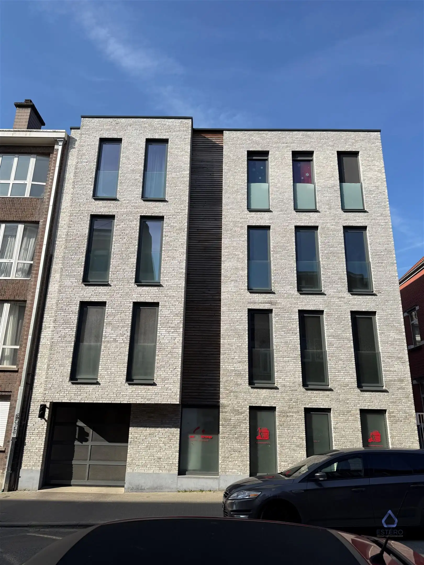 Modern 2-slaapkamerappartement met dubbel terras te Laken foto {{pictureIndex}}