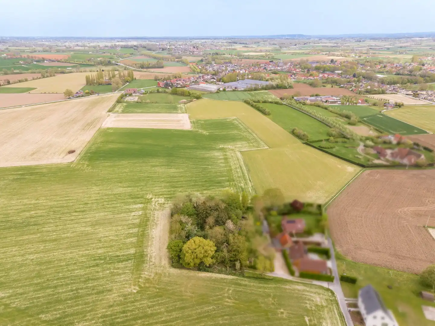 Charmant gelegen eigendom op een perceel van 2.390 m² te koop in het landelijke Rollegem foto 11