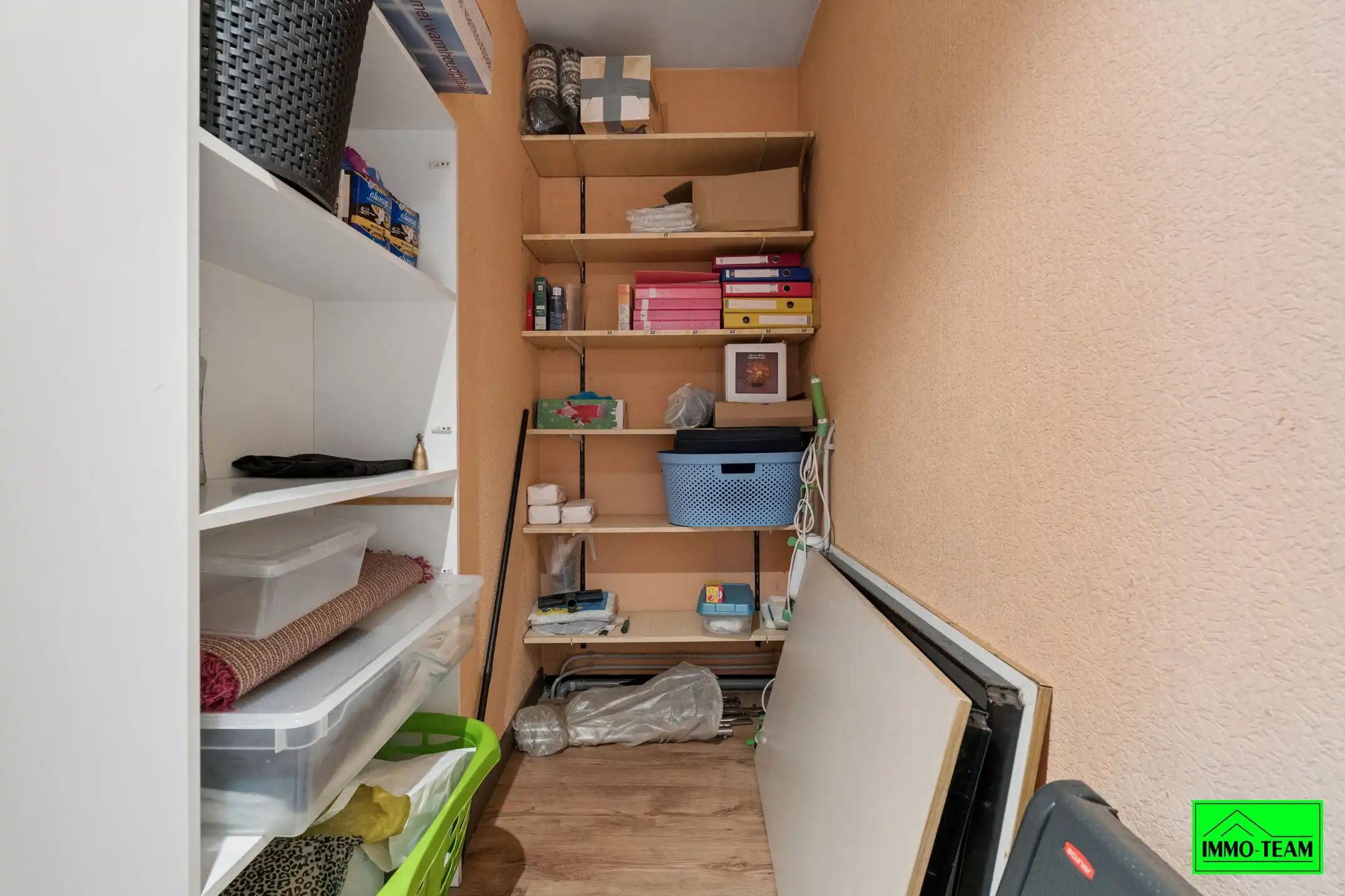 Gezinswoning met 4 slaapkamers in rustige woonwijk foto 23