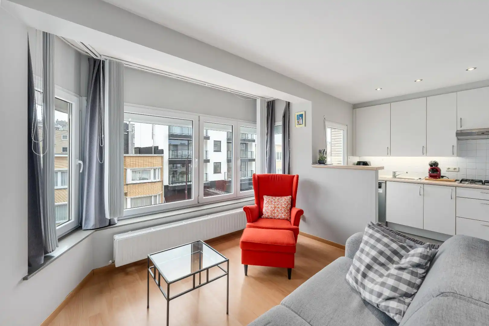 Prachtig appartement met twee ruime slaapkamers foto 3
