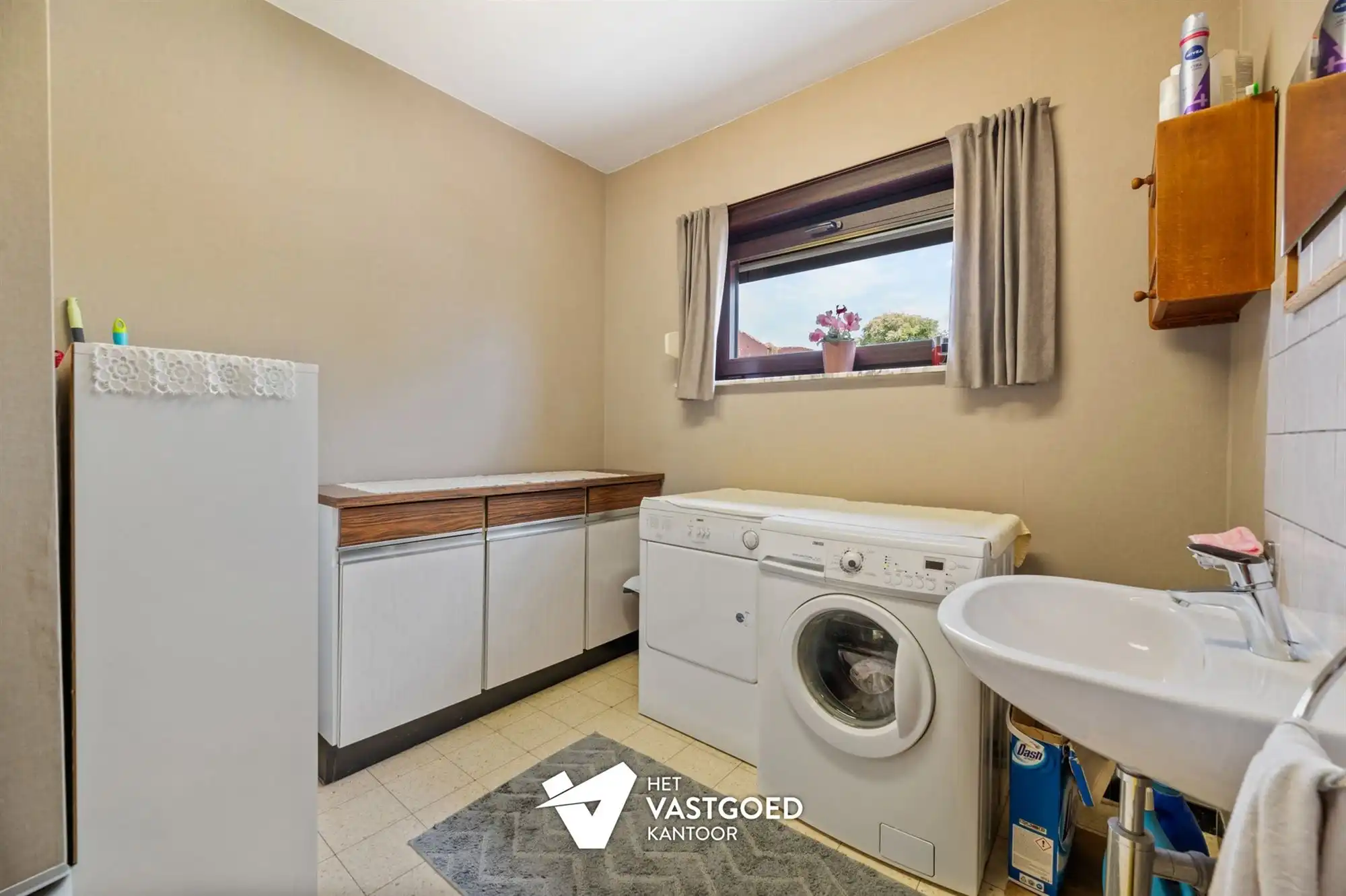 UITSTEKEND ONDERHOUDEN WONING RUSTIG GELEGEN OP EEN PERCEEL VAN 5 ARE TE MEERHOUT GESTEL foto 11