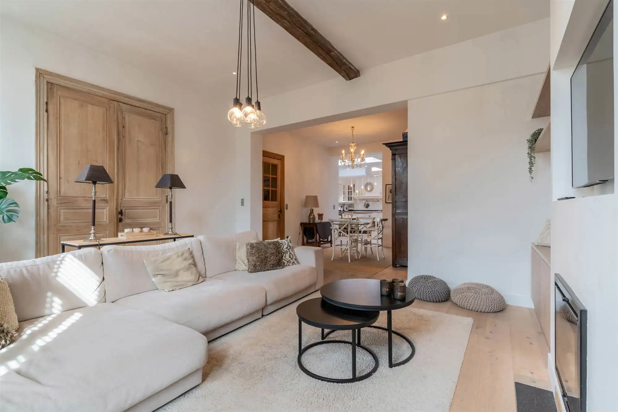 Karaktervolle gerenoveerde woning te Hoegaarden. foto 2