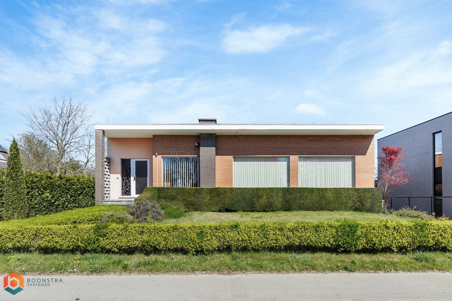 Hoofdfoto van de publicatie: Ruime woning met 3 slpkrs en leuke tuin