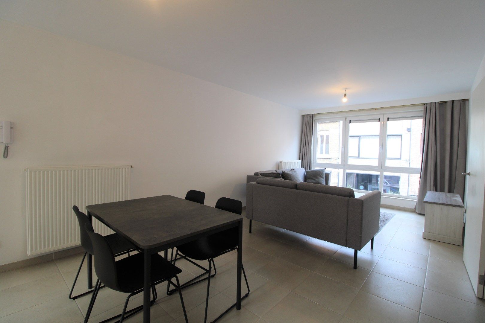 Appartement met twee slaapkamers en autostaanplaats in centrum Roeselare foto 3