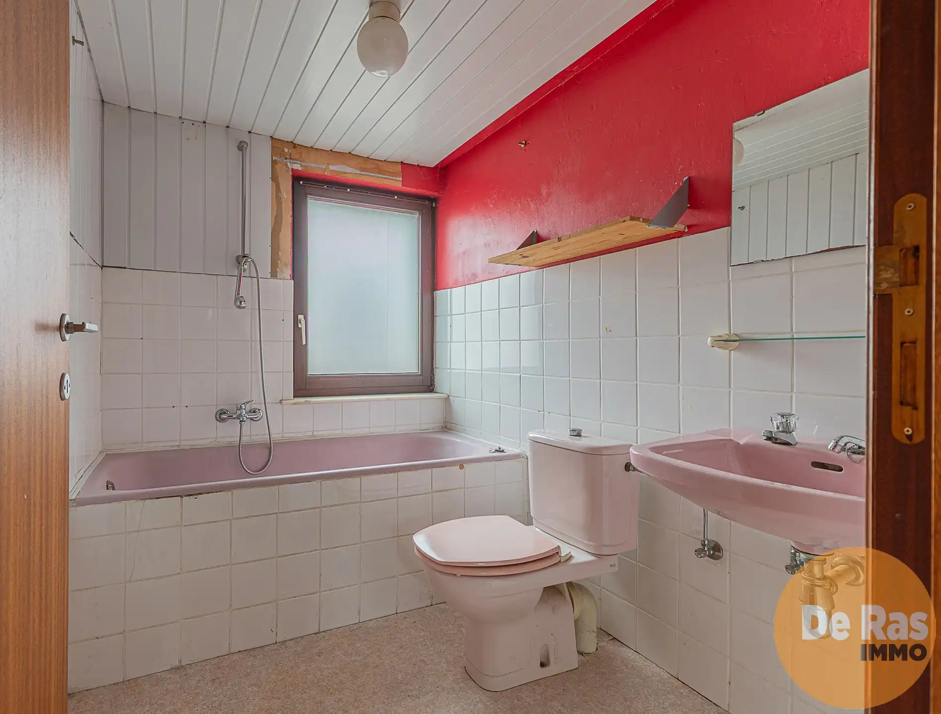 LEDE Centraal gelegen renovatiewoning met terras foto 9