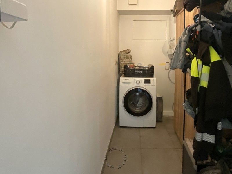 Centraal gelegen appartement met twee slaapkamers, terras en garage foto 5