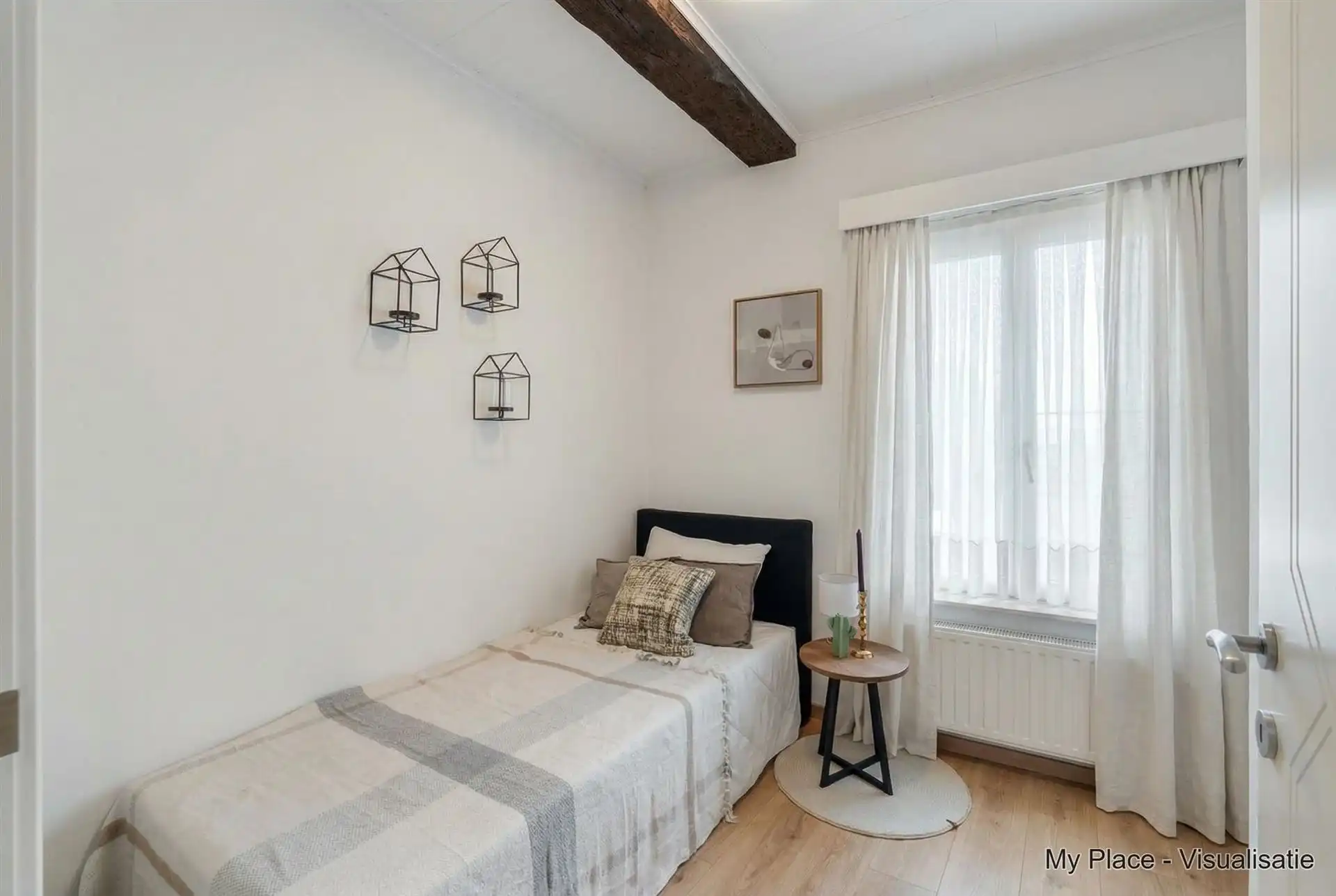 Woning met handelsgedeelte en opslagplaats. foto 24