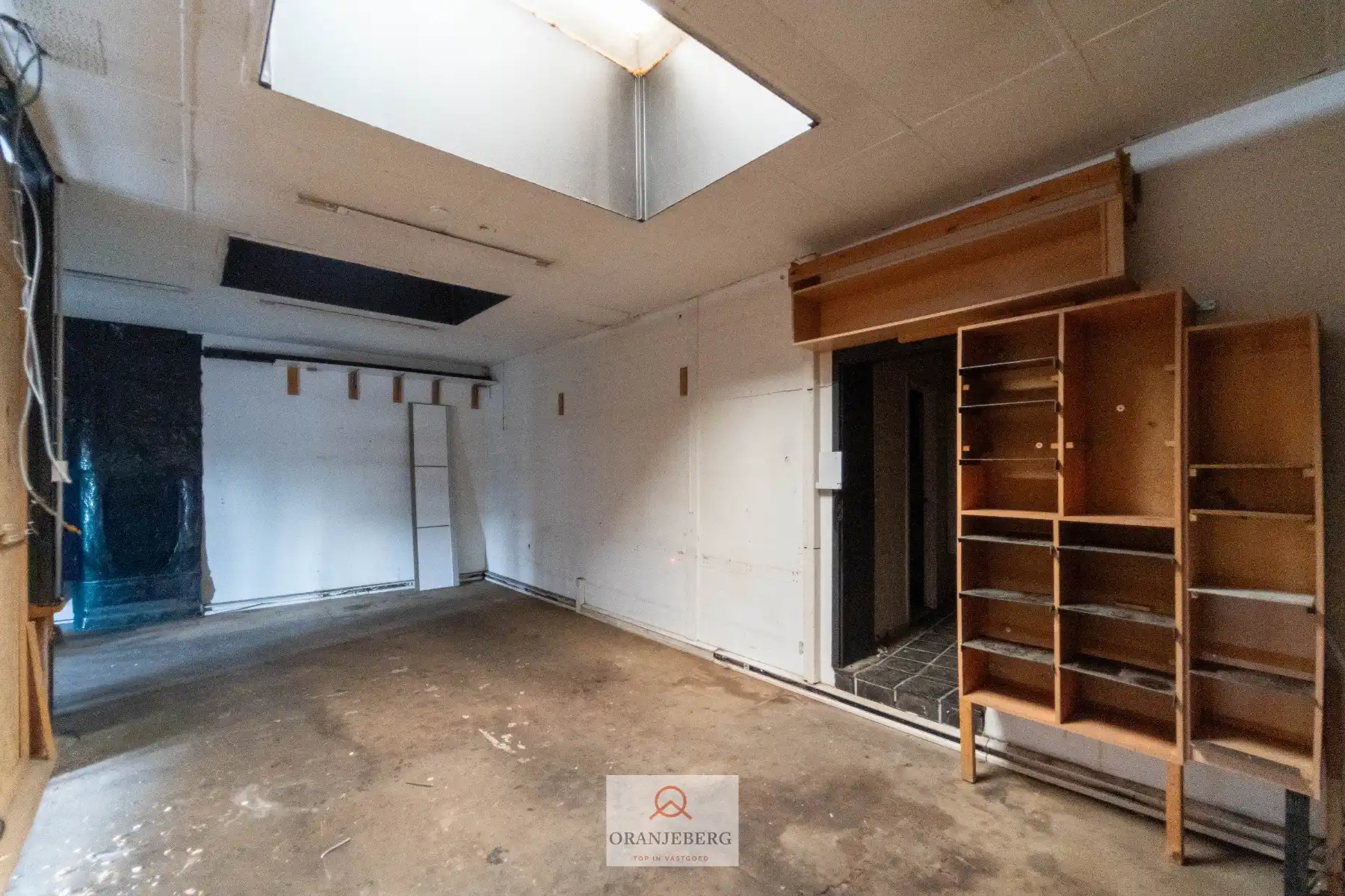 Magazijn te huur voor KORTE DUUR – 850 m² - op toplocatie Afrikalaan nabij Gent-Dampoort foto 22