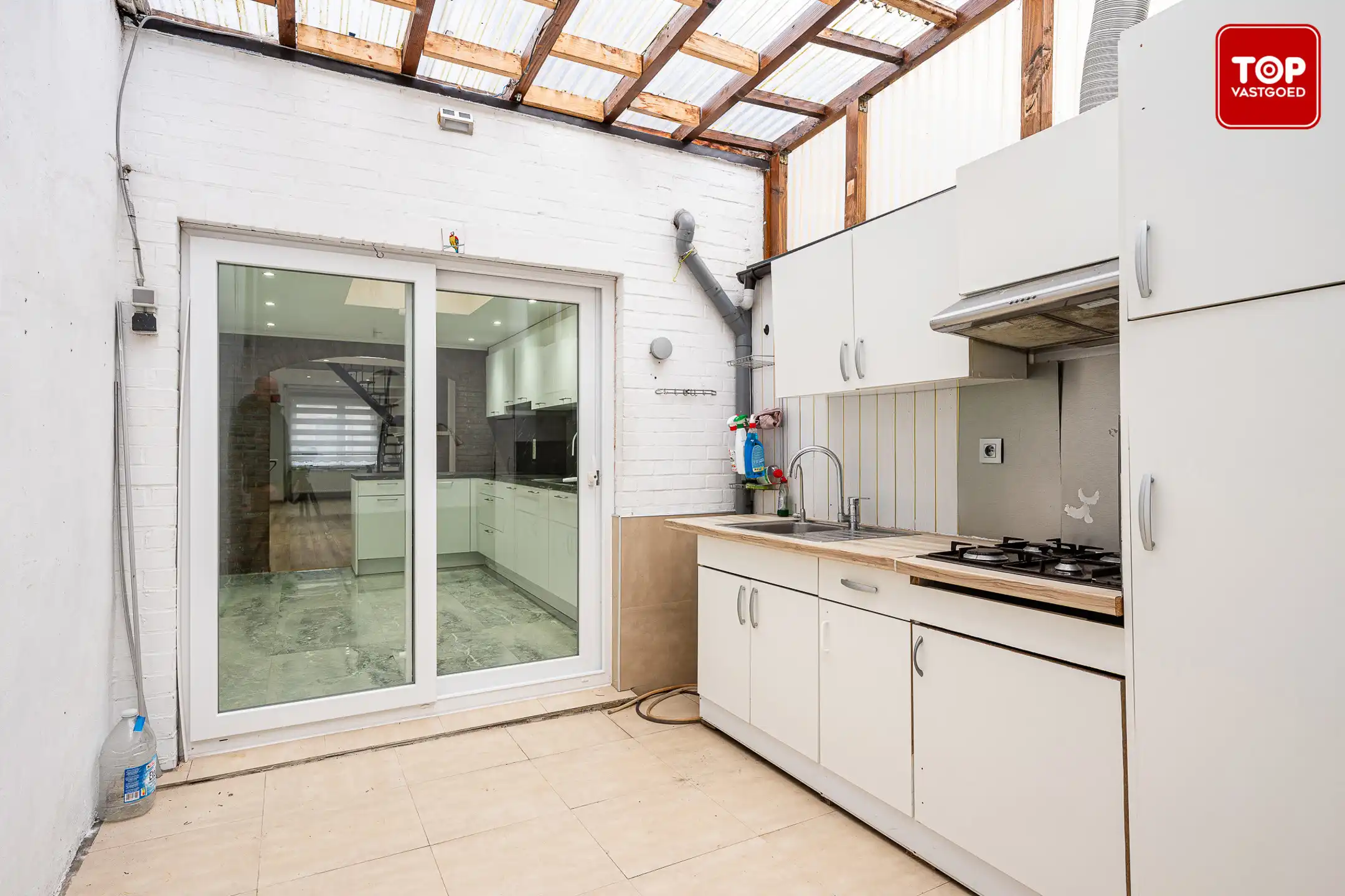 Instapklare woning met stadkskoer op gunstige locatie. foto 23