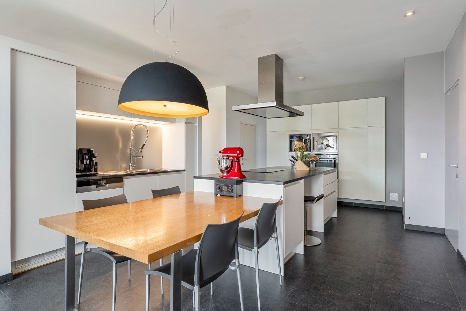 Statige vrijstaande herenwoning vlakbij Genk-centrum - EPC A-Label foto 21