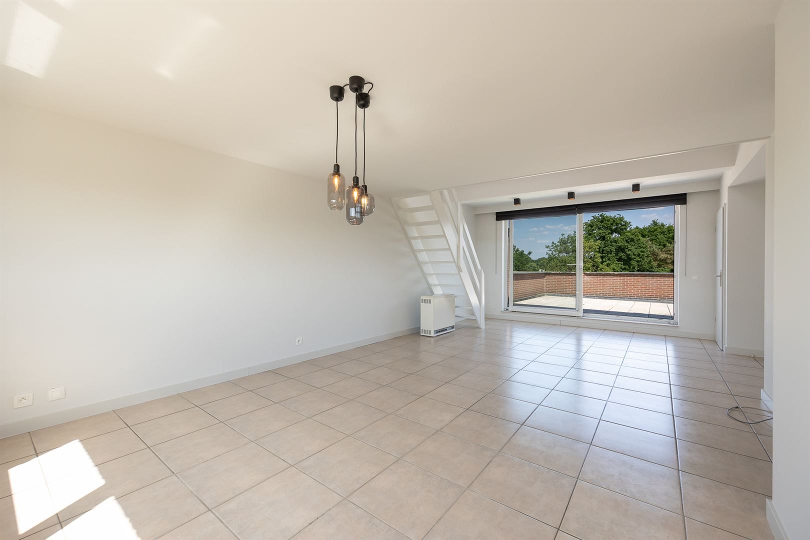 Lofty appartement met huge terras foto 14
