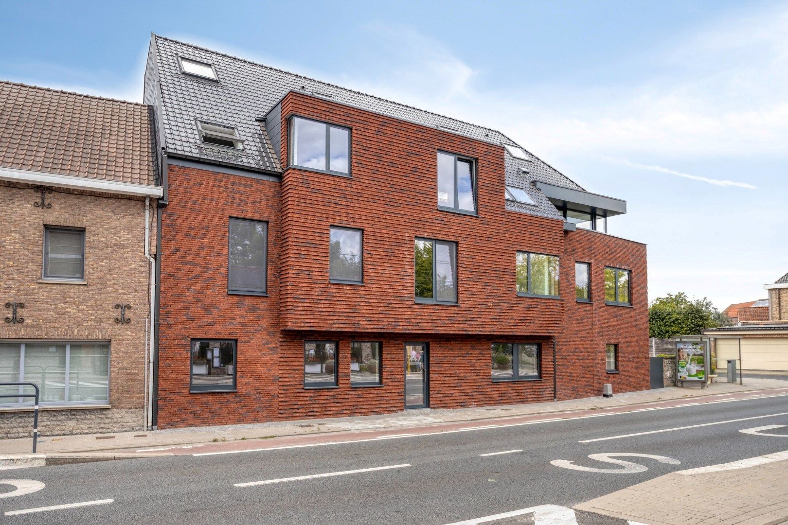 Prachtig nieuwbouwappartement in Rekkem centrum! foto {{pictureIndex}}