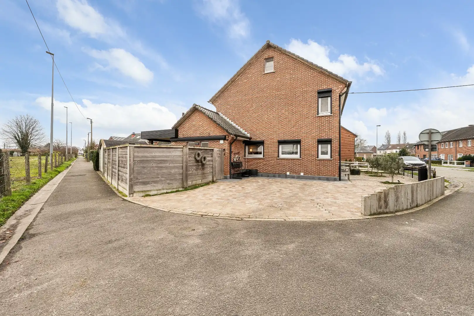 Luxueus vernieuwde 3-gevel woning op toplocatie. foto 27