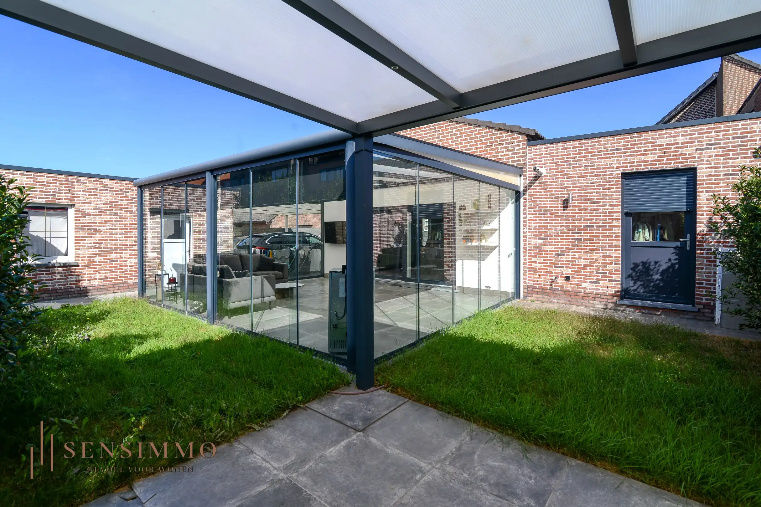 Karaktervolle halfopen Tuinwijk woning met 3 slaapkamers foto 3