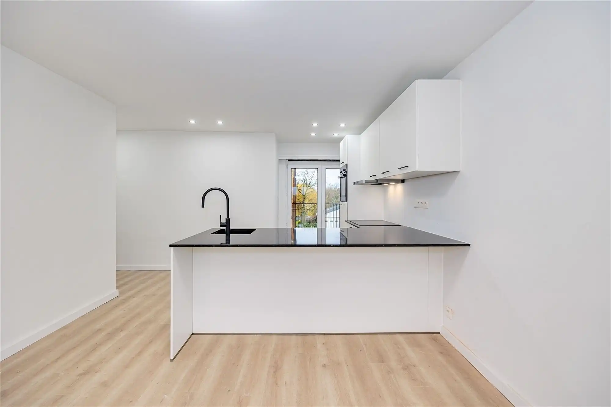 Vergund gerenoveerd appartementsgebouw  foto 25