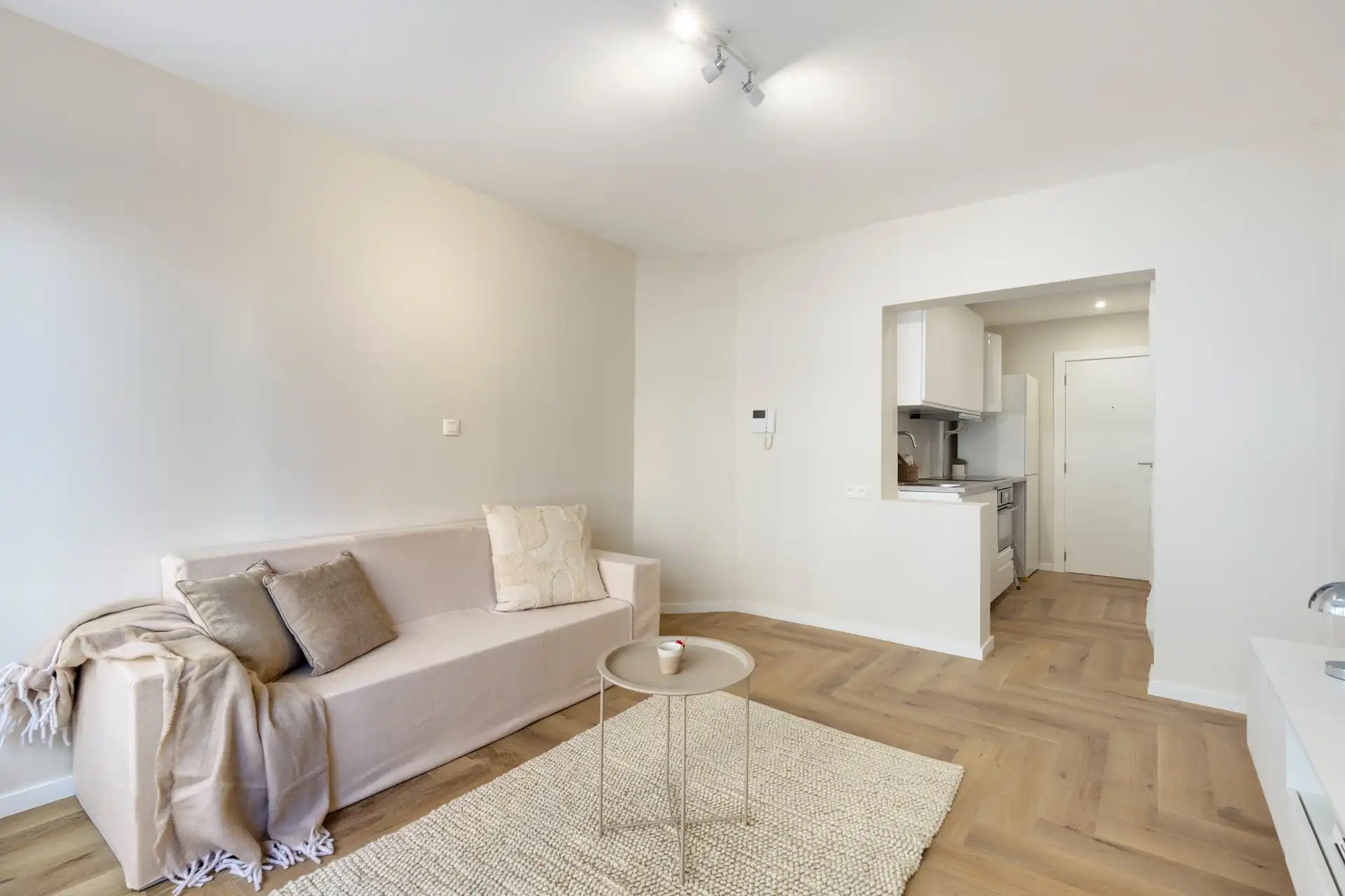 Charmante, gerenoveerde studio op topligging nabij zee. foto {{pictureIndex}}