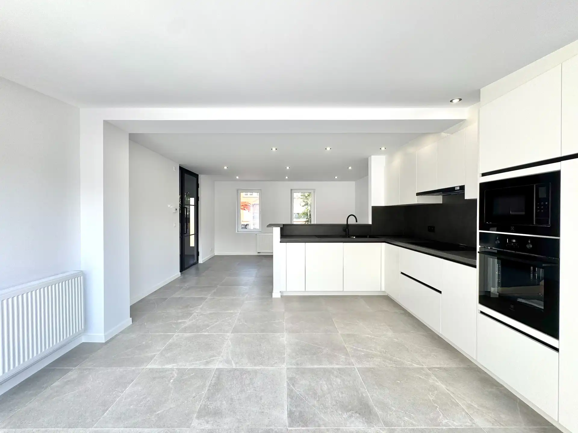 VOLLEDIG GERENOVEERDE WONING | TUIN | GARAGE | 294 M² foto 11