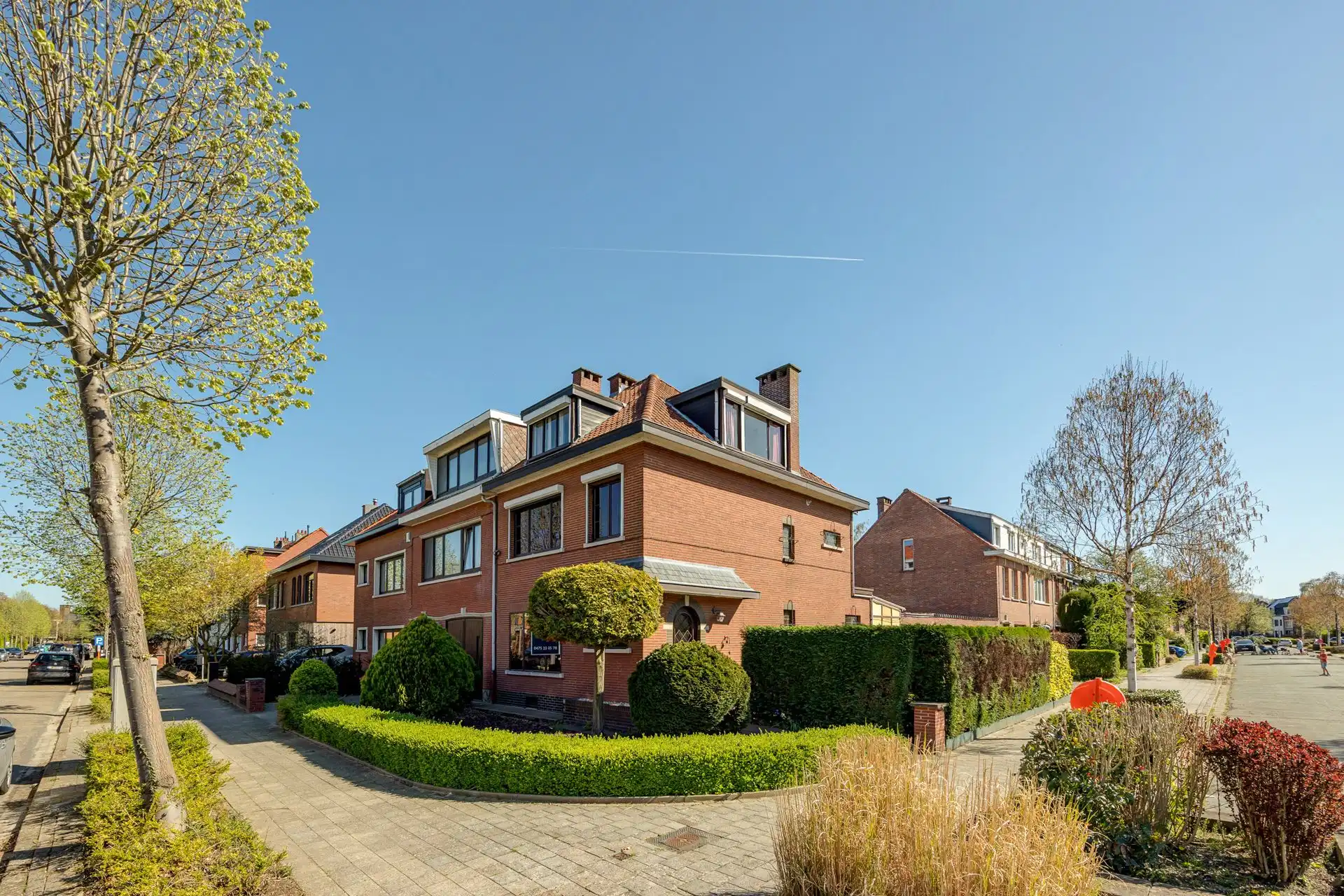 Ruime halfopen bebouwing met 5 slaapkamers, garage en zonnige tuin op toplocatie! foto 36