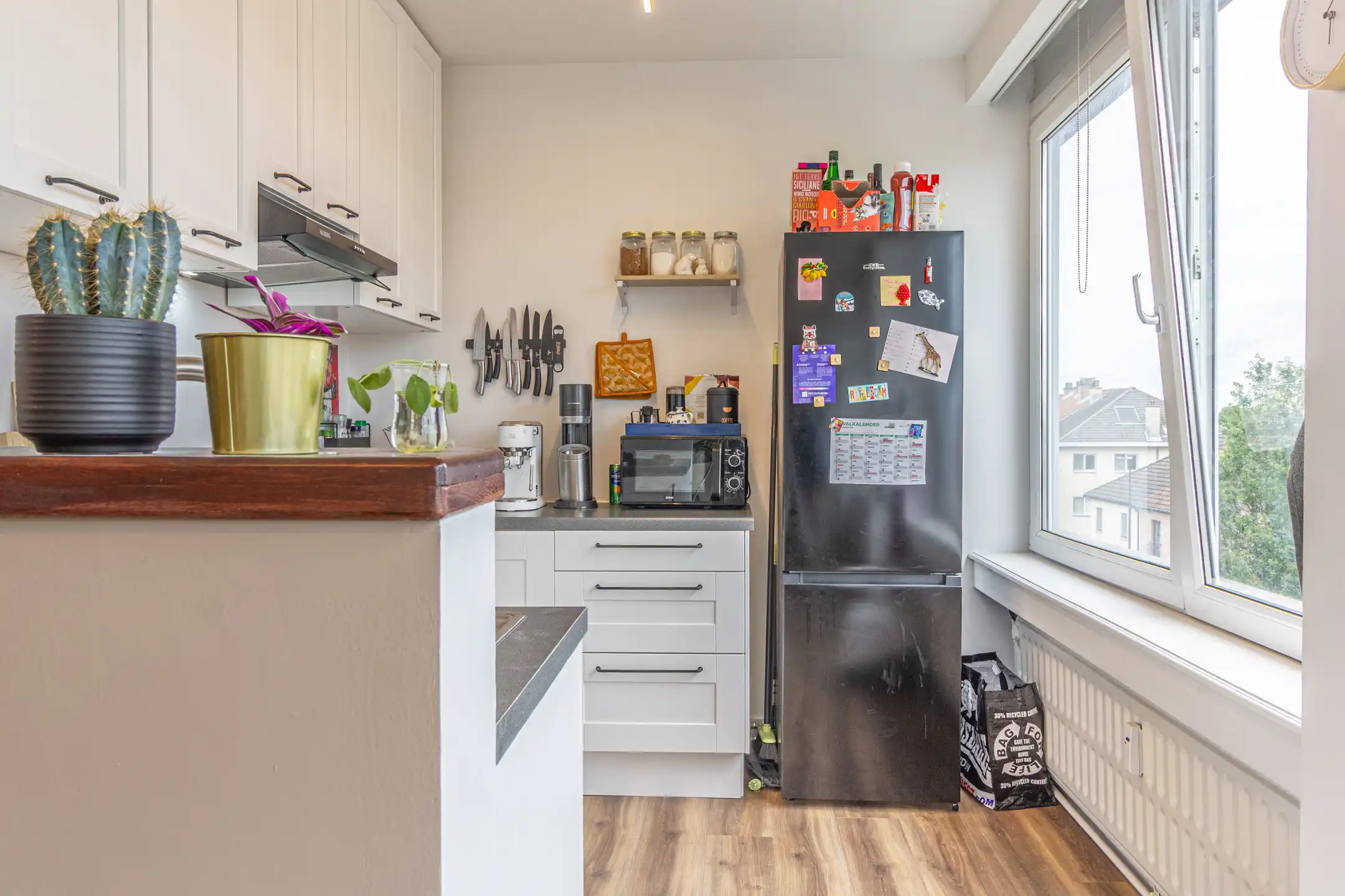 Gerenoveerd appartement met 2 slaapkamers Sint-Pieters-Leeuw foto 4