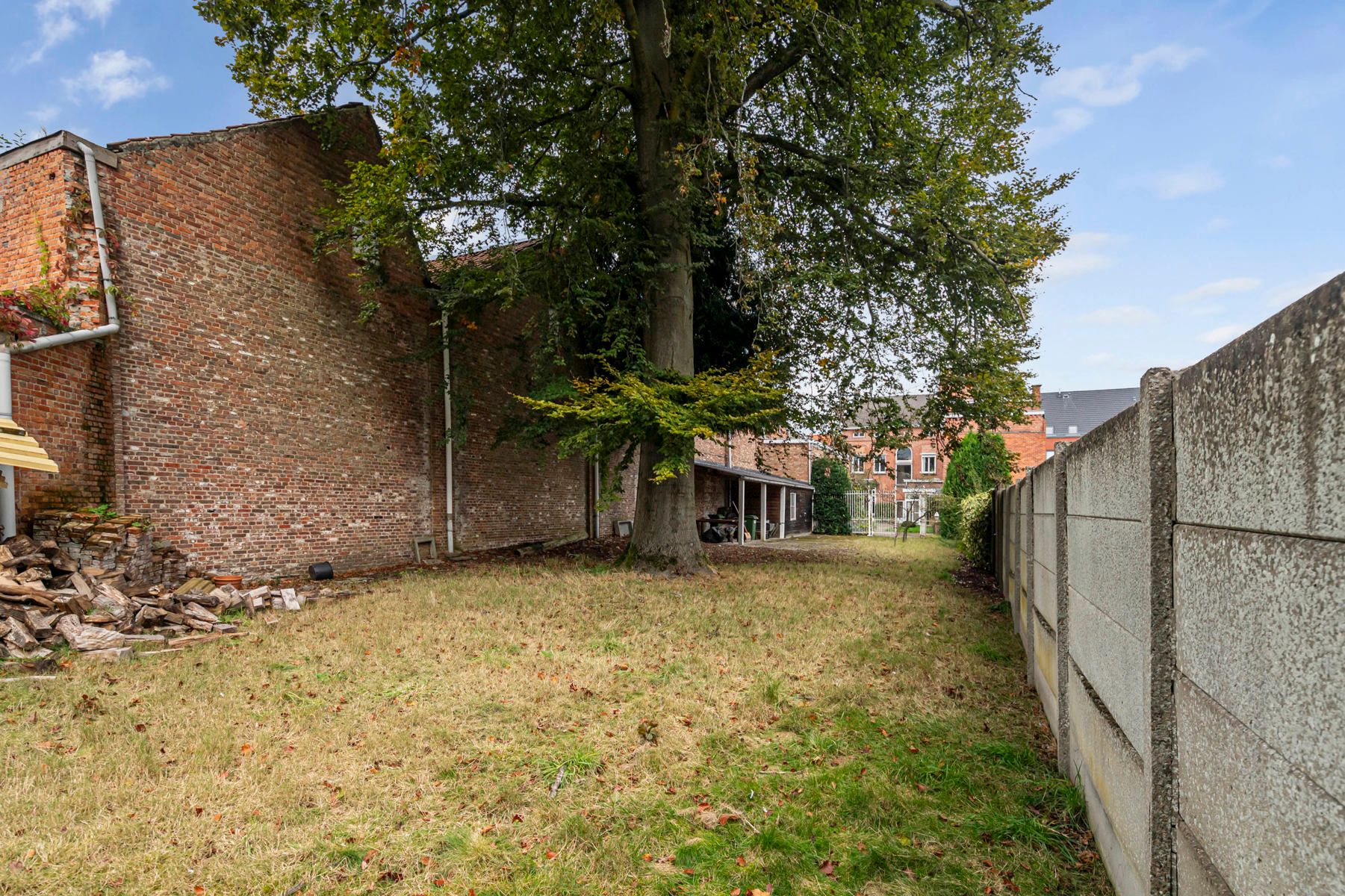 Imposante herenwoning met loods en tuin 6872 m² foto 39