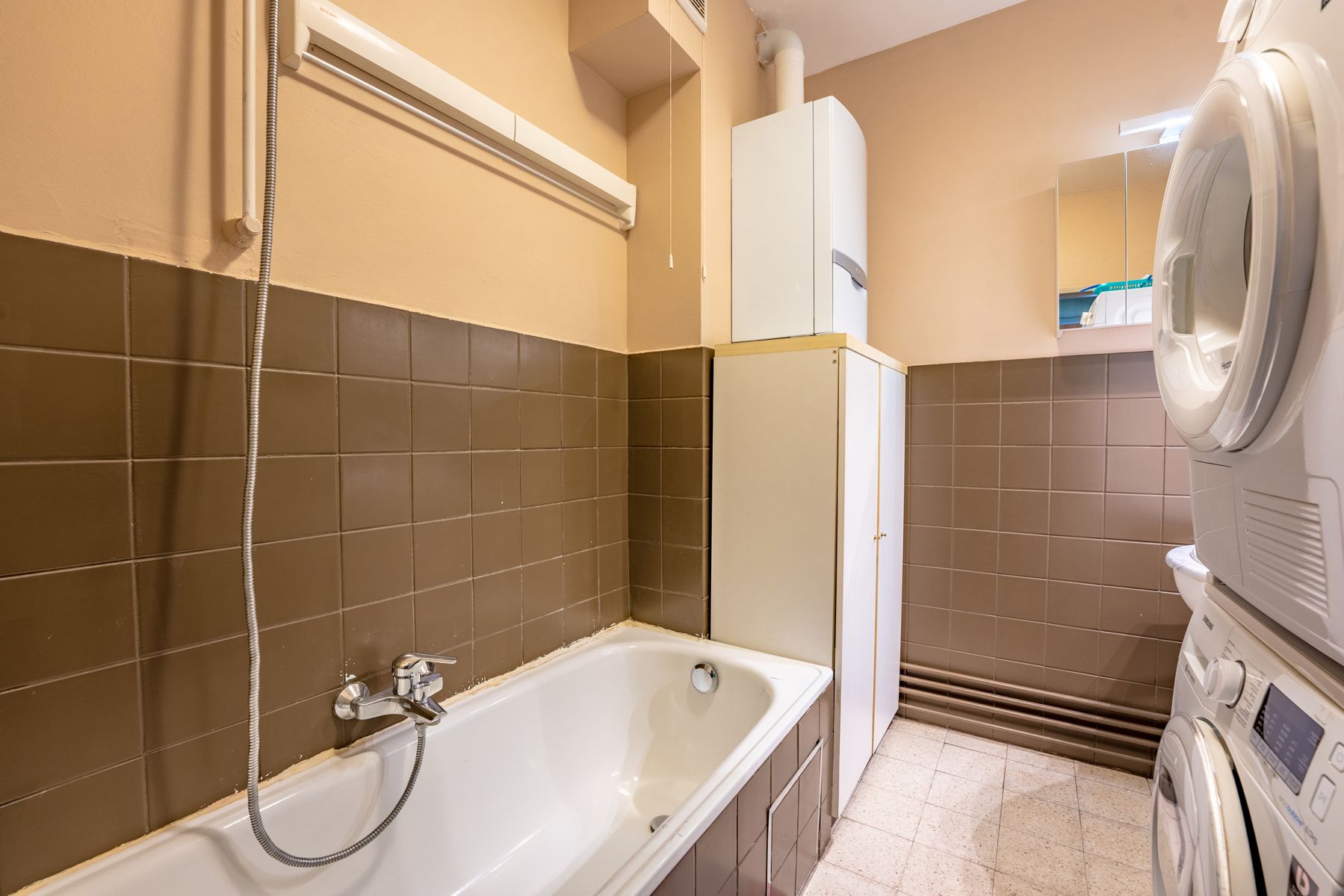 Centraal gelegen appartement met 2 slaapkamers! foto 8