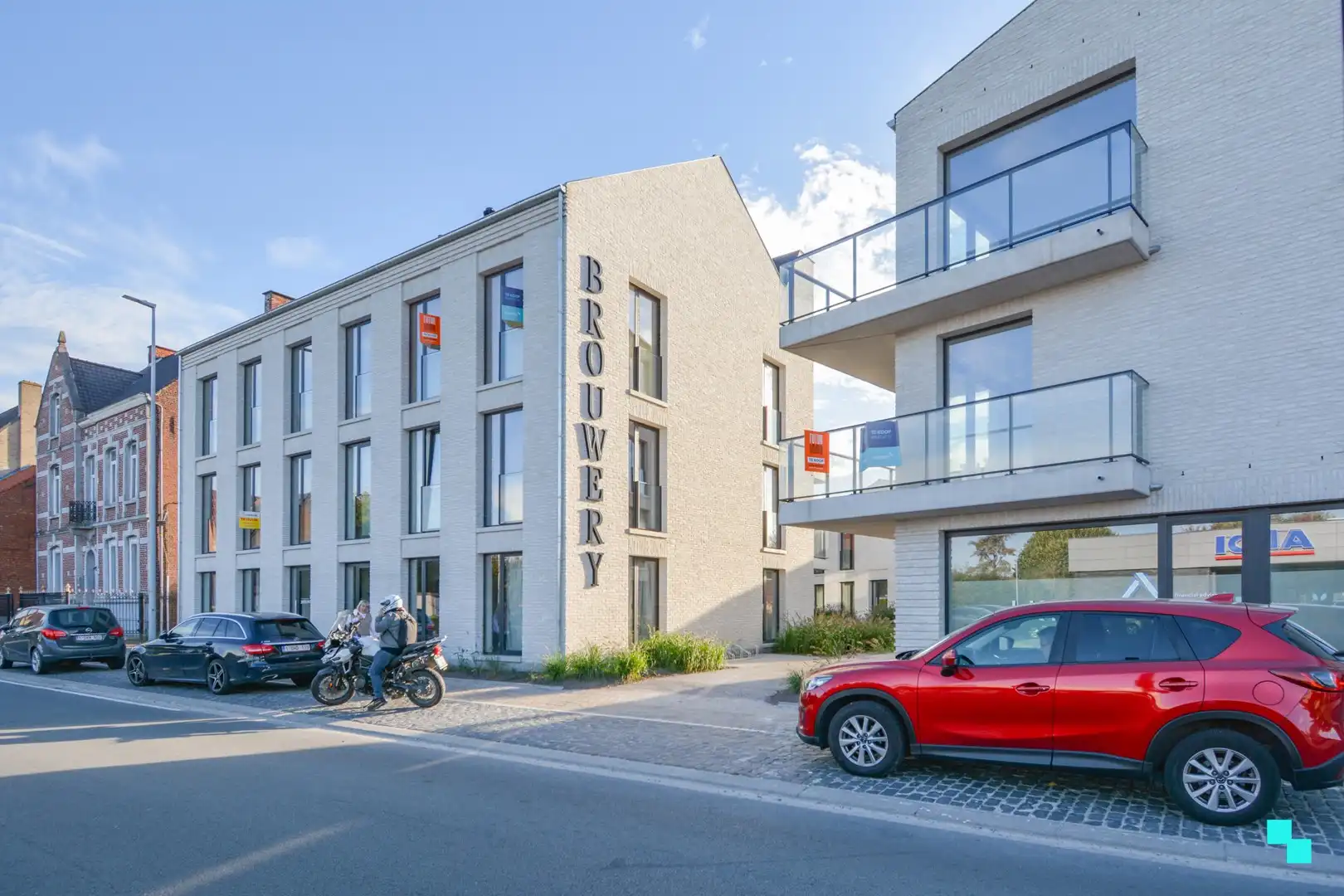 Ondergrondse garagebox in nieuwbouwresidentie foto {{pictureIndex}}