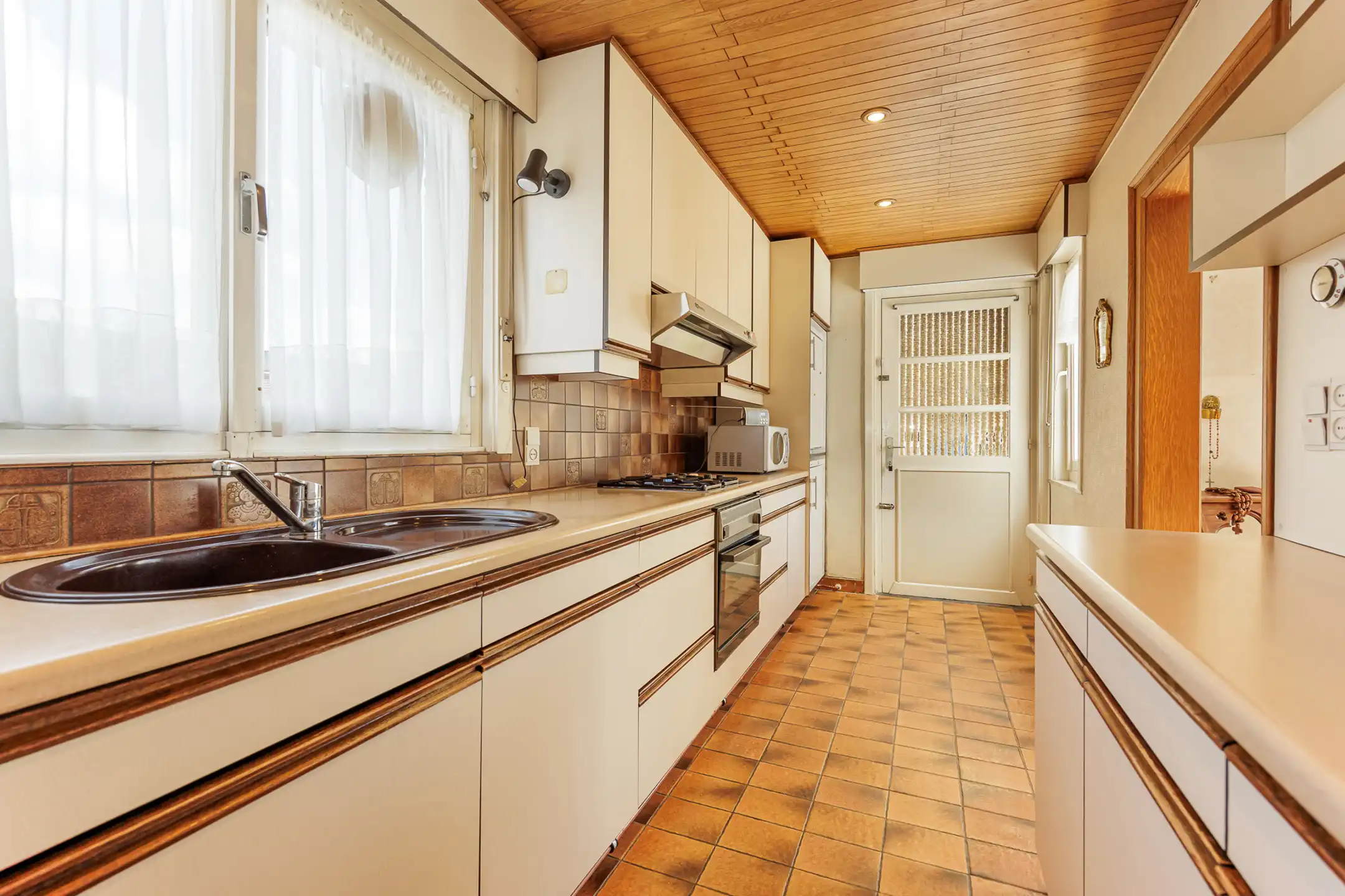 Te renoveren woning op  gunstig gelegen Z-perceel van 523 m² foto 14