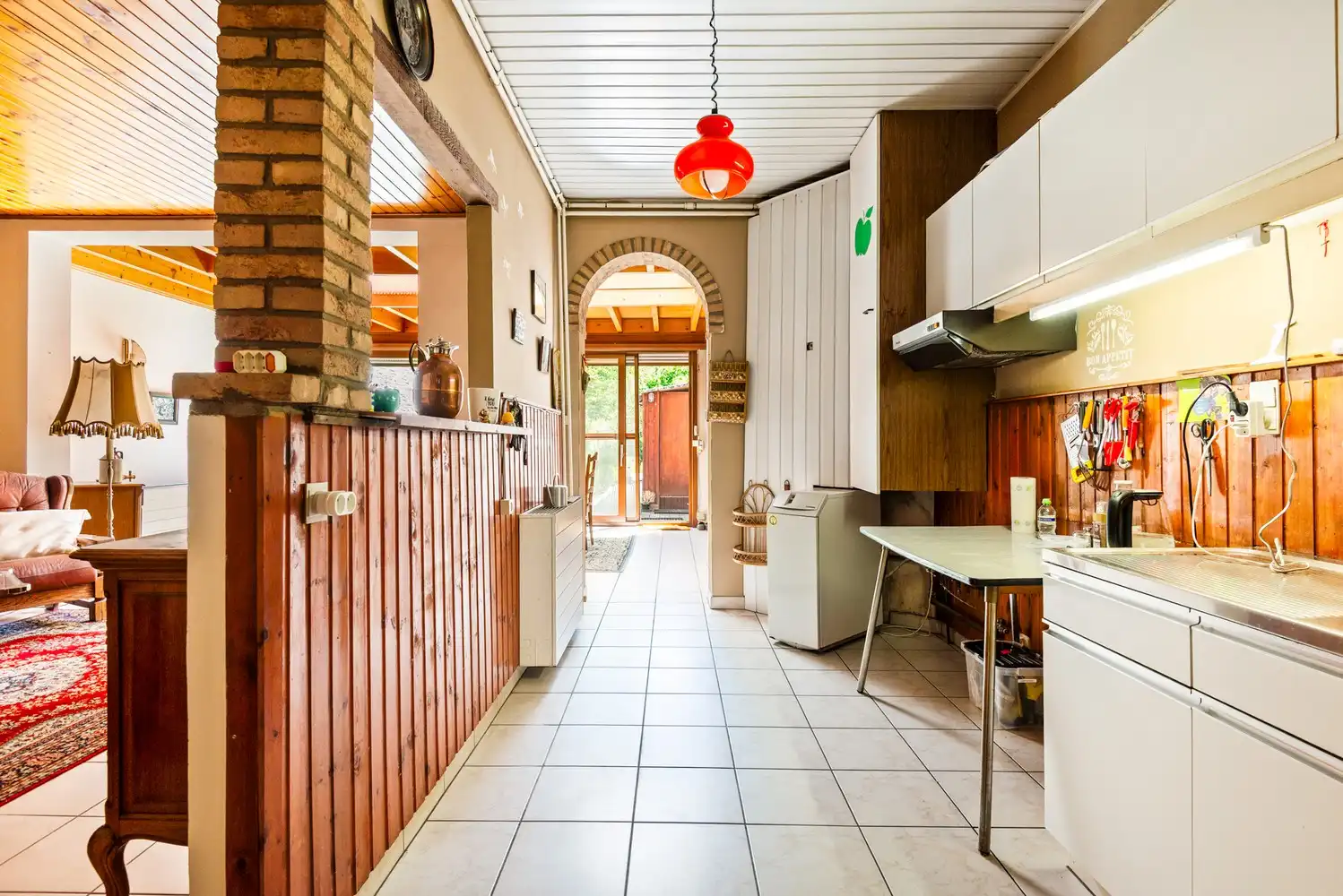Te renoveren huis met 3 slaapkamers, garage en tuin in Wijnegem foto 7