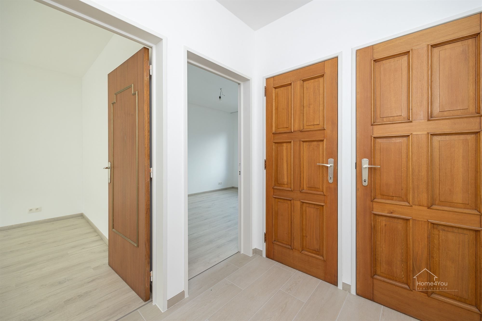 Vernieuwd en zonnig 2 slaapkamer appartement foto 10