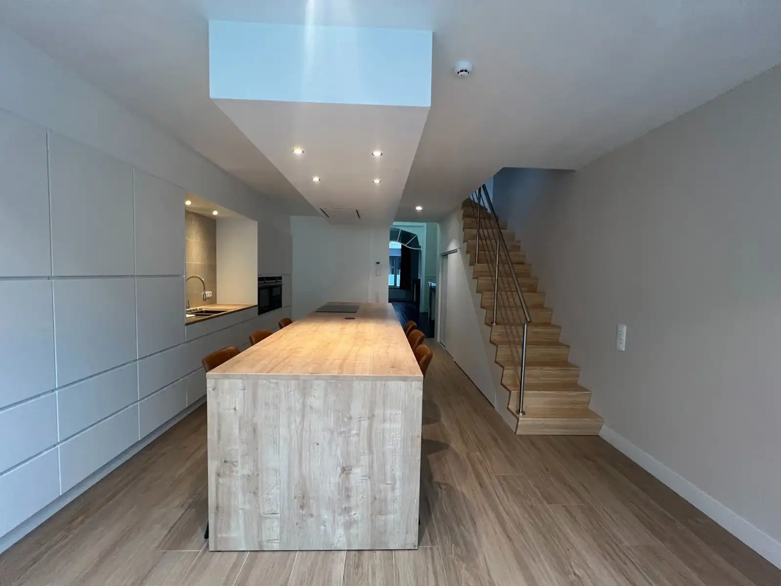 Gerenoveerd duplex appartement met tuin in centrum Leuven te huur foto 9