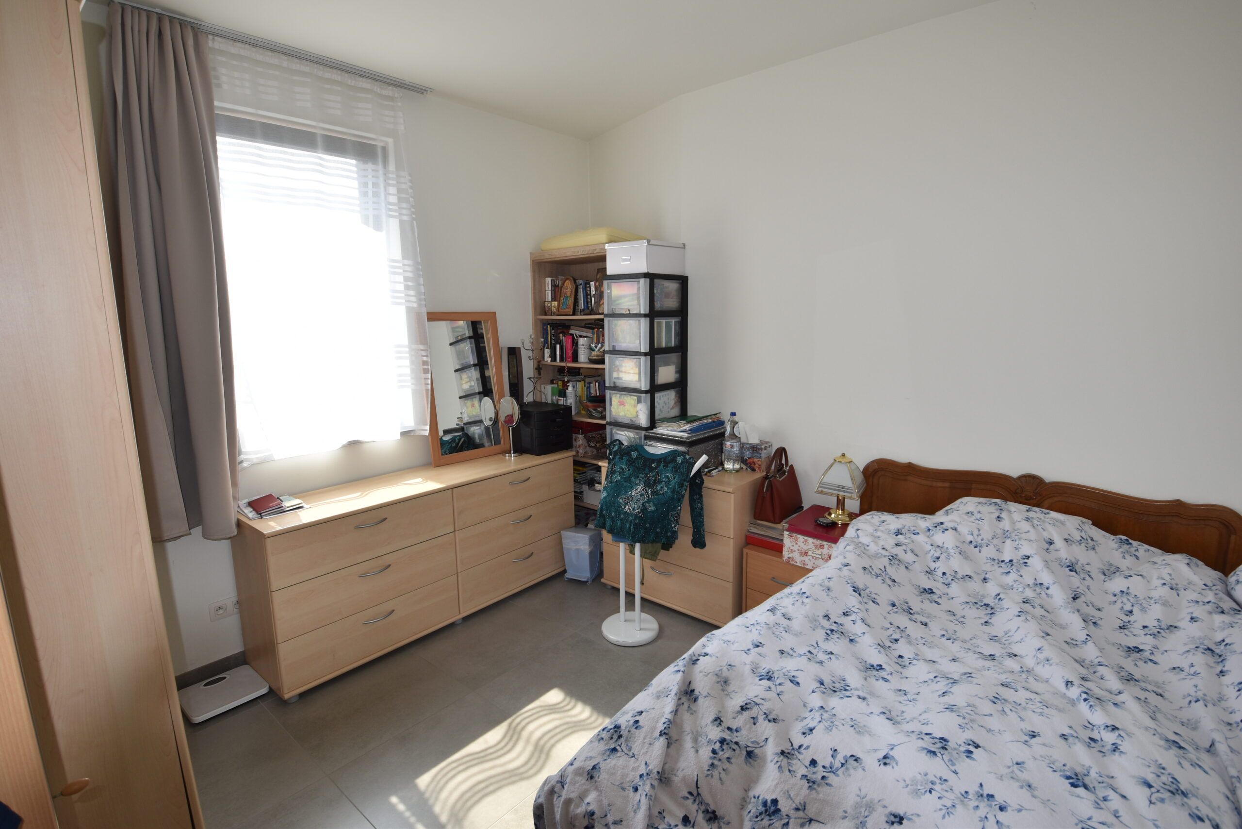 Recent 2-slaapkamerappartement met garage in hartje Nieuwkerken-Waas foto 13
