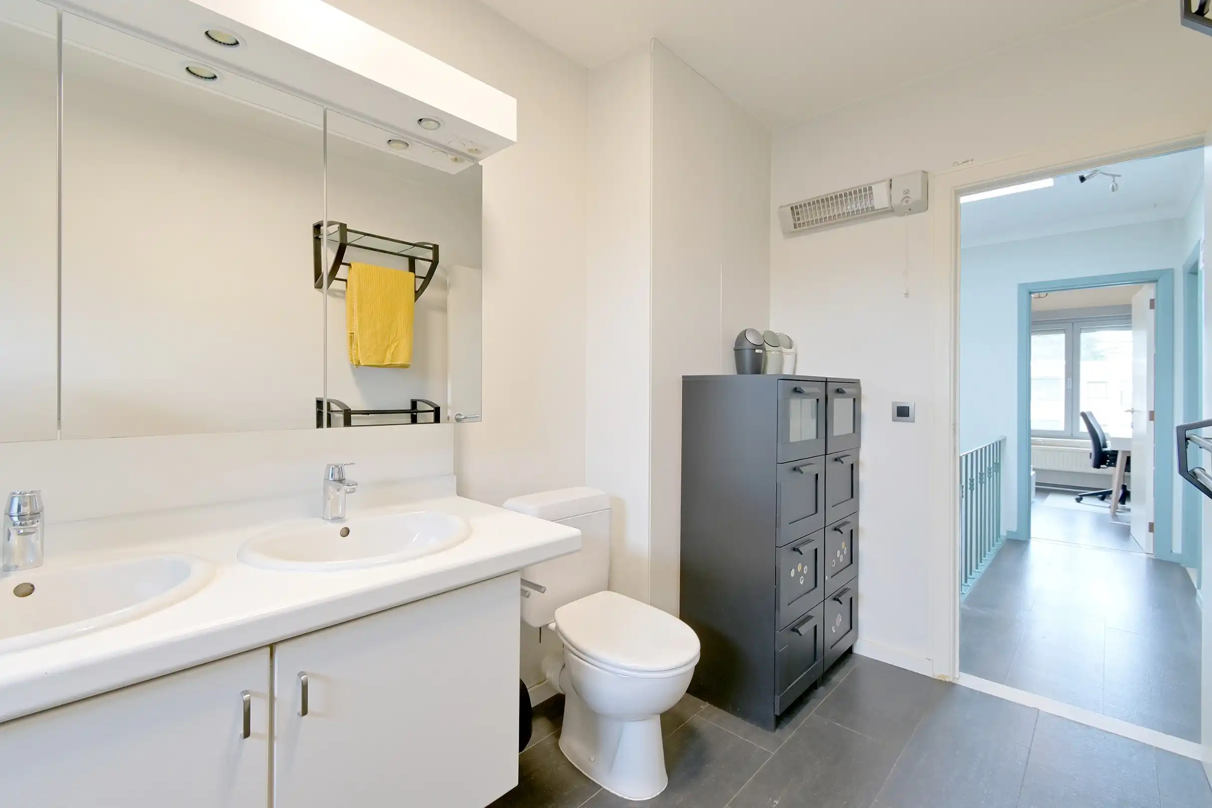 Instapklare gezinswoning met 3 slaapkamers, tuin én garage foto 22