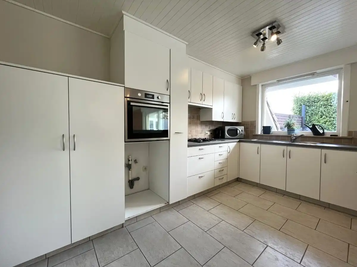 Moorslede - Ruime halfopen bebouwing in het centrum foto 6