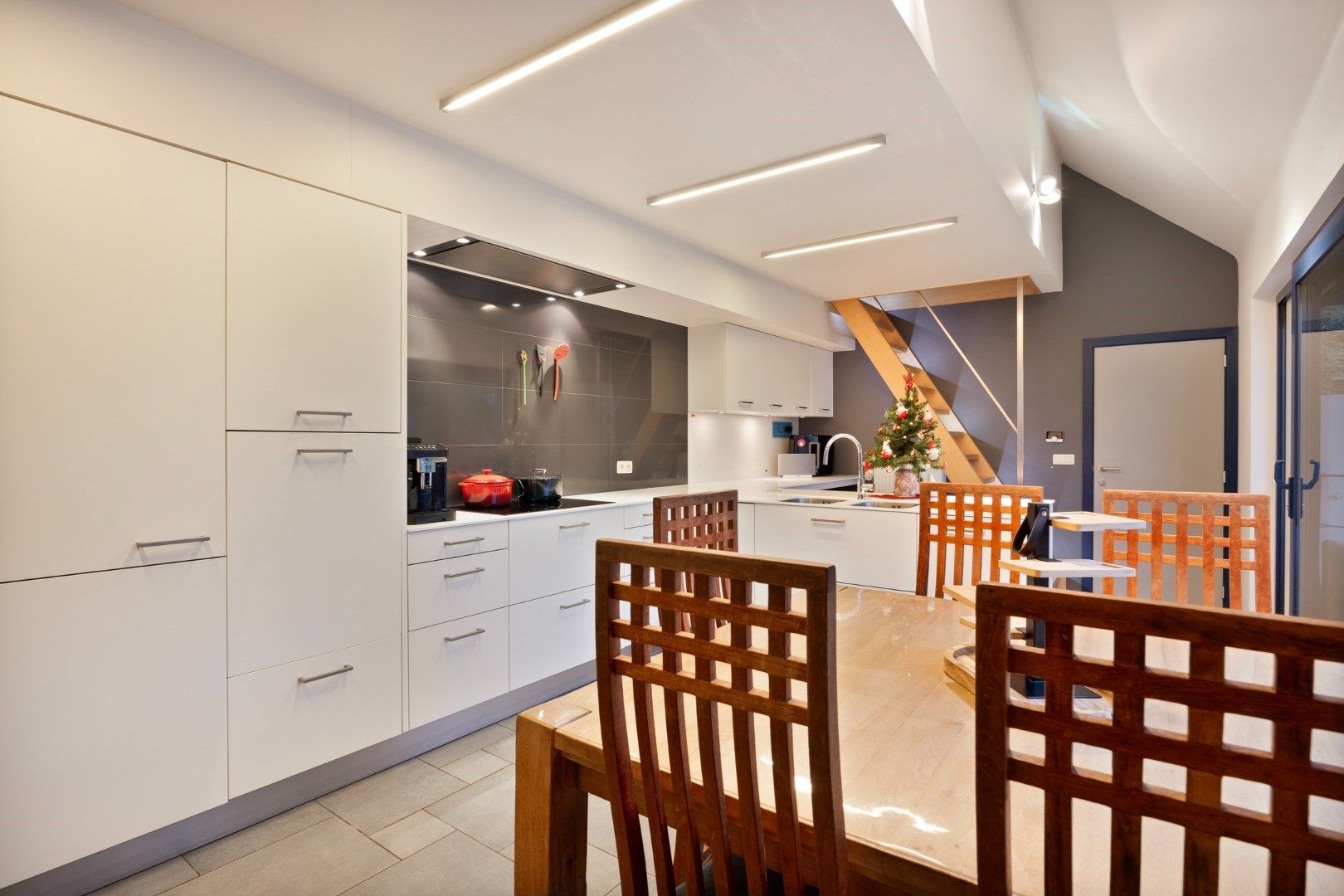 Ruim ingedeelde woning met 4 slpks op een mooi perceel van 21 are met achterliggend groen. foto 9