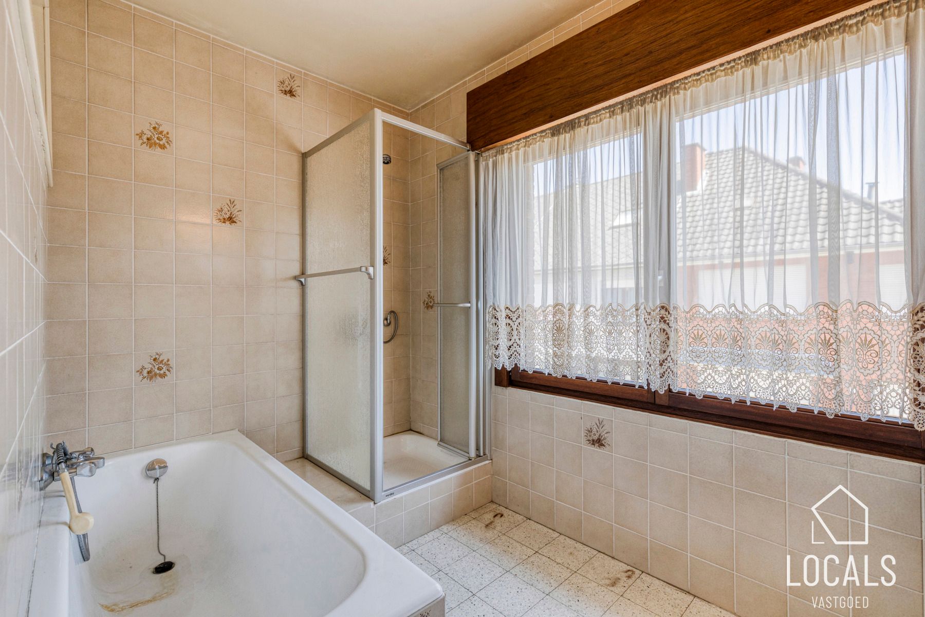 Woning met veel potentieel - tuin en grote zolder foto 20