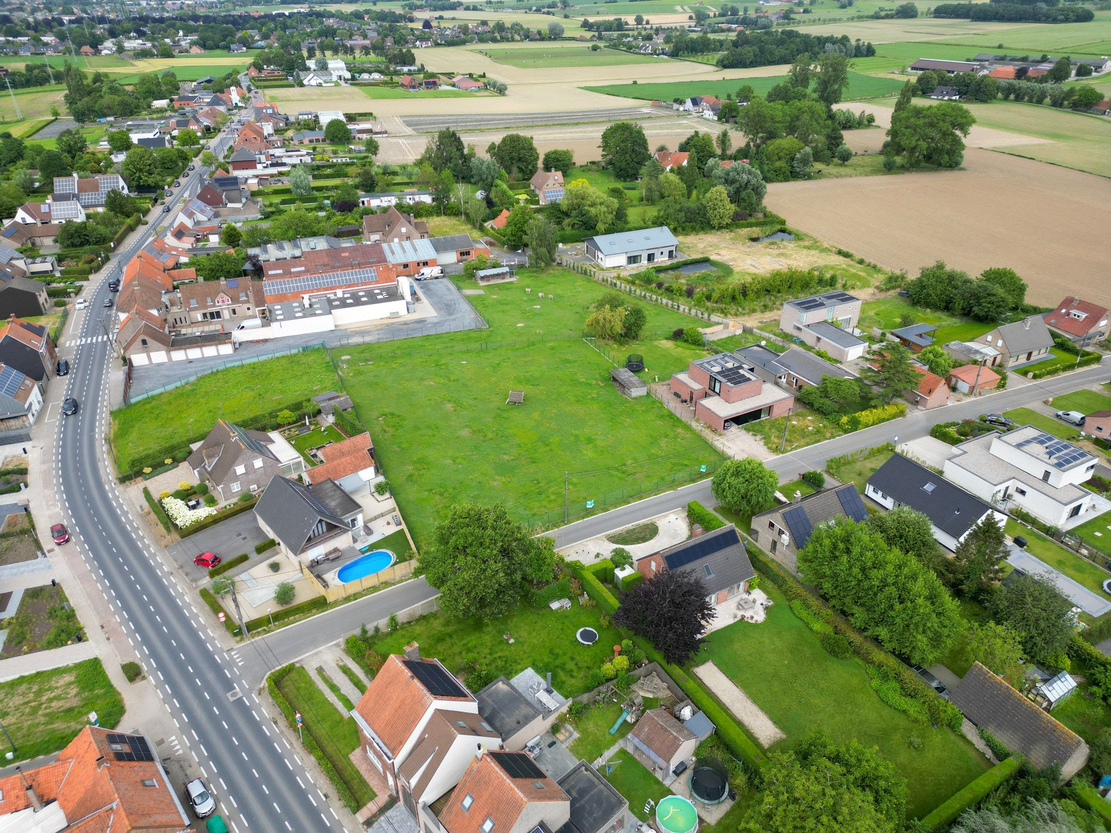 BOUWGROND VOOR EEN OPEN BEBOUWING OP 975 M² foto 4