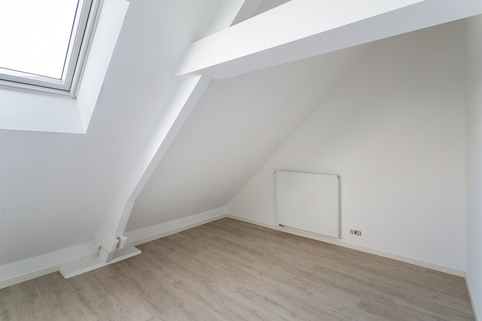 Gerenoveerde woning met 4 slaapkamers foto 21