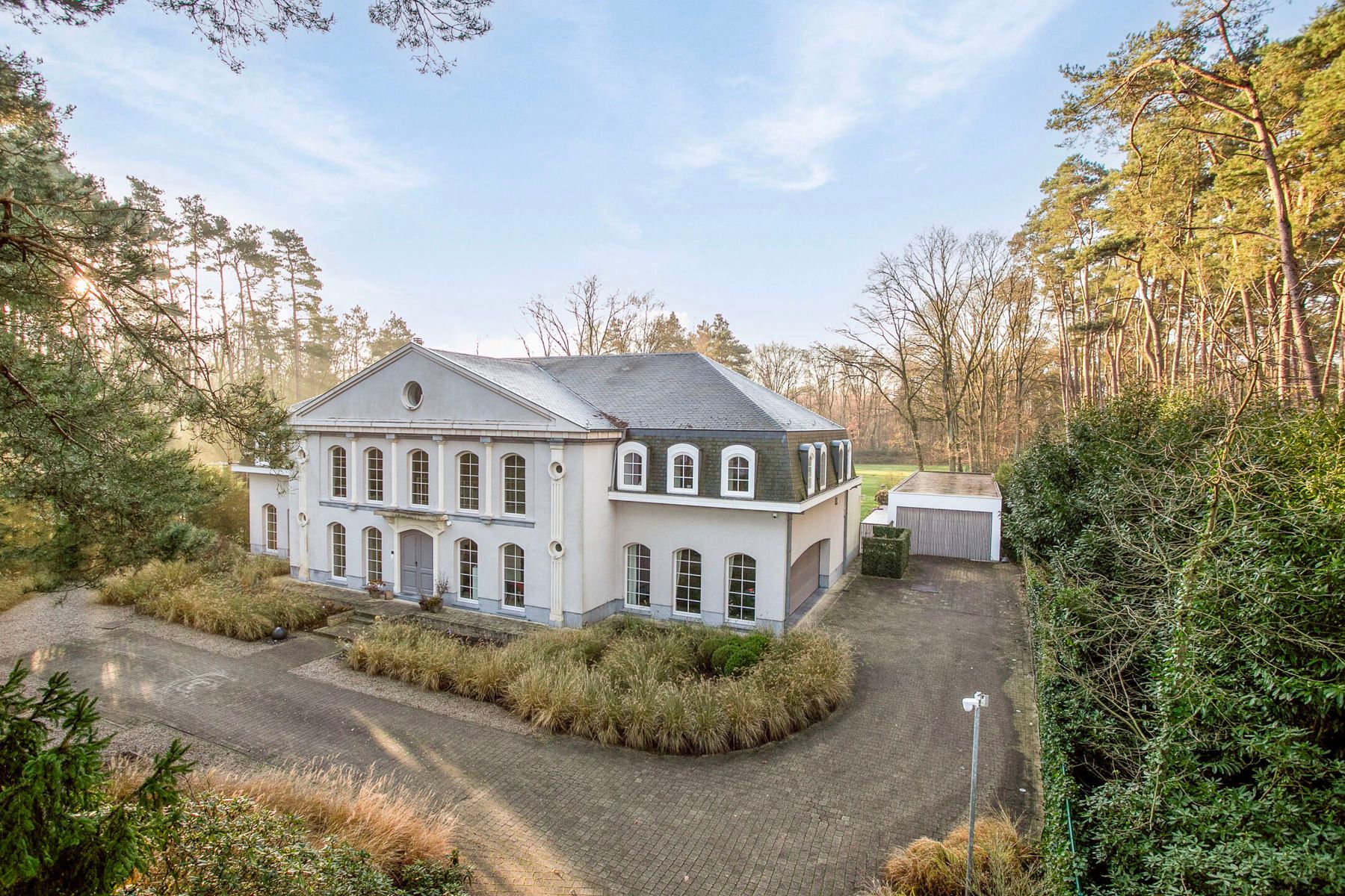 State-of-the-art villa op 3.835 m² te KEERBERGEN foto 1