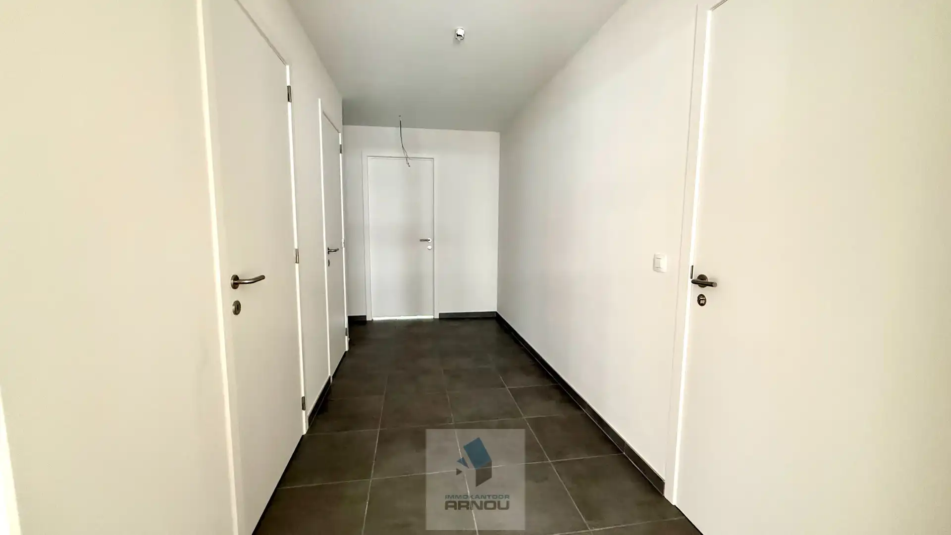 Prachtig ruim nieuwbouwappartement met 2 slaapkamer en garage foto 11