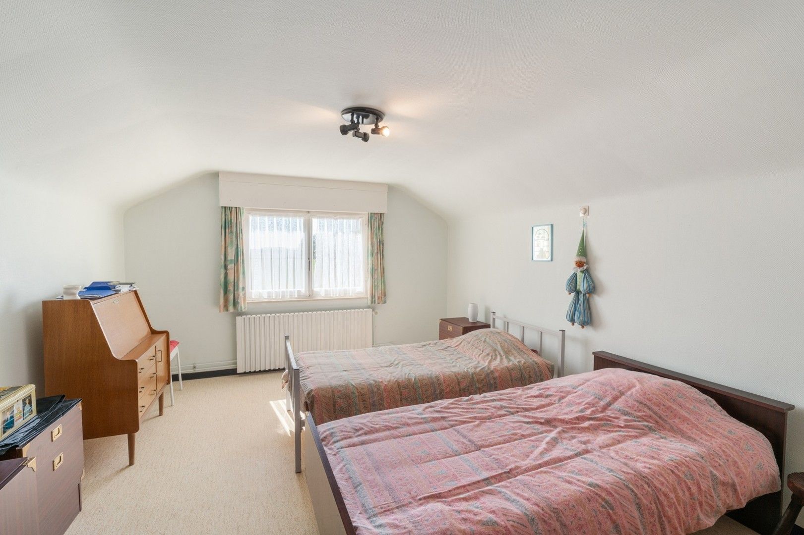 Ruime alleenstaande villa-bungalow met zongerichte tuin en garage foto 14