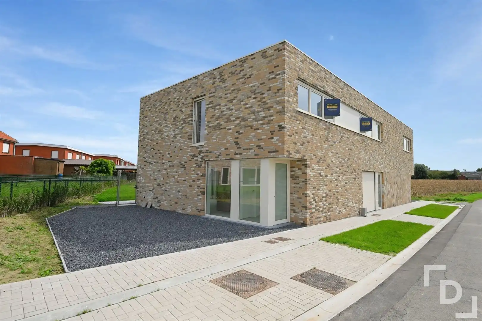 Afgewerkte nieuwbouwwoning te huur in hartje Proven. foto {{pictureIndex}}