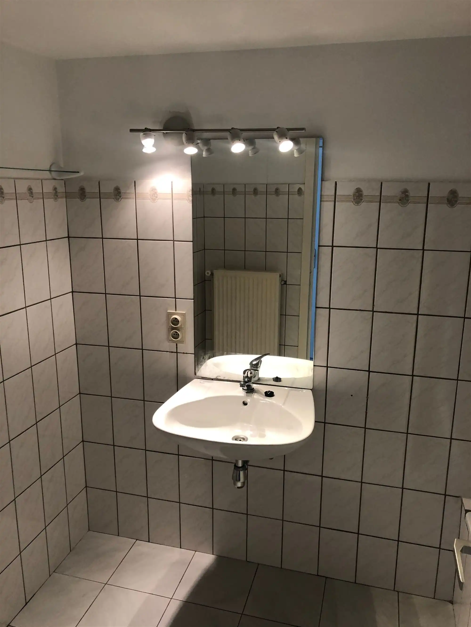 Modern appartement aan stadsrand foto 10