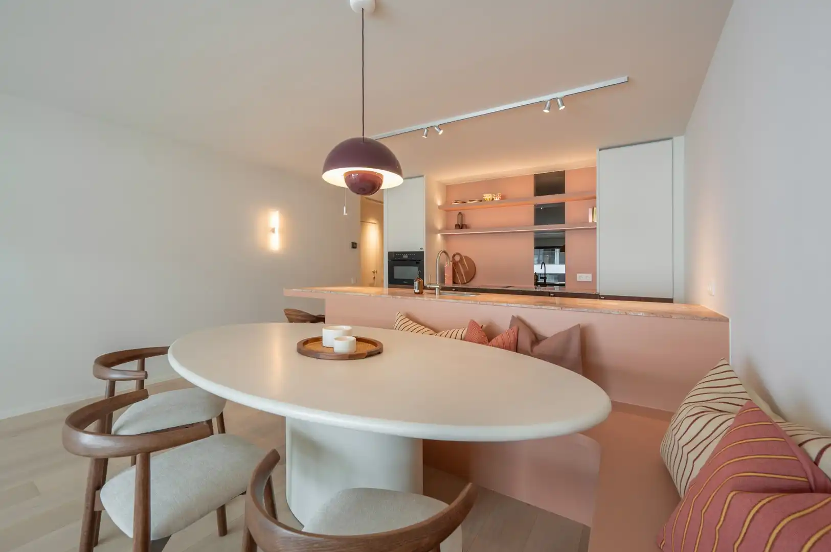 Stijlvol gerenoveerd 3-slaapkamerappartement op topligging in hartje Knokke. foto 5