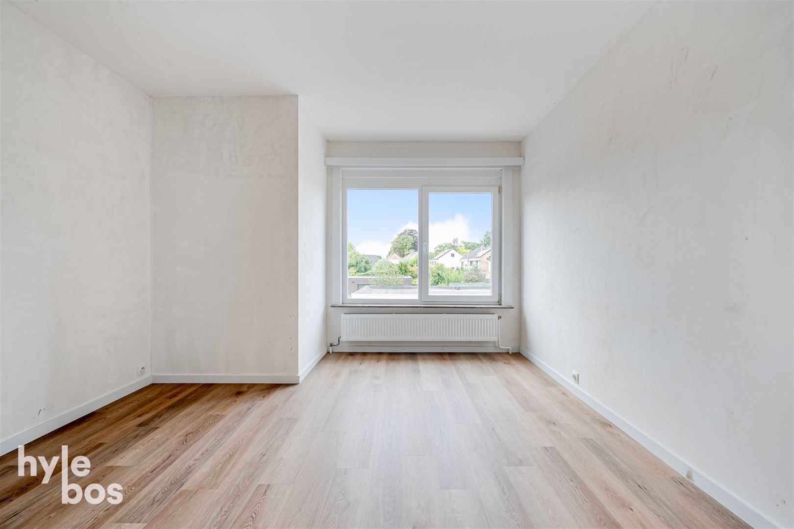 Gerenoveerd appartement met garage in gezellige woonwijk foto 8