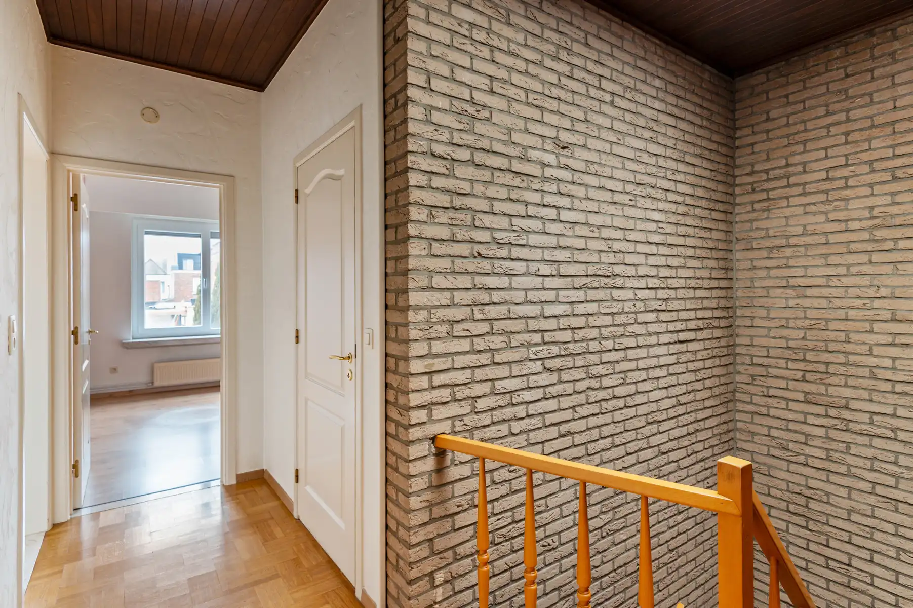 Gelijkvloers handelsruimte met koer én woonst op verdieping foto 14