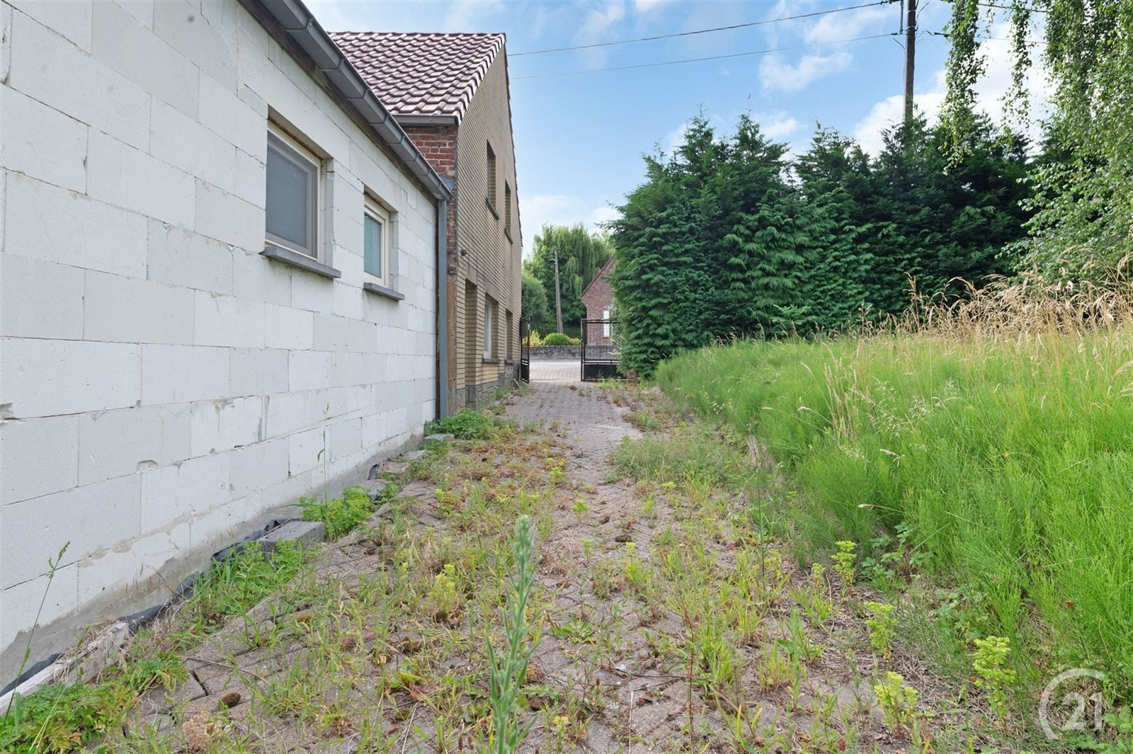 deels gerenoveerde woning met tuin op 12are34 foto 4