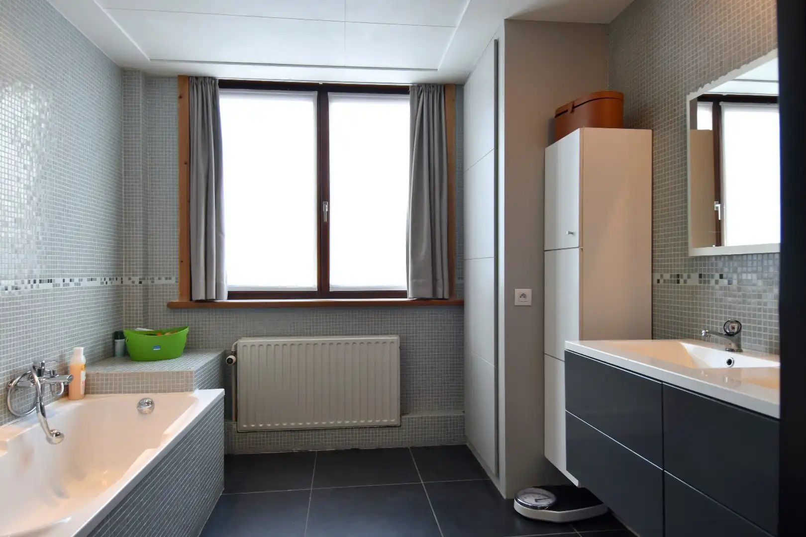 Handelspand op commerciële ligging met bovenliggend 3-slaapkamer appartement te Bissegem foto 10