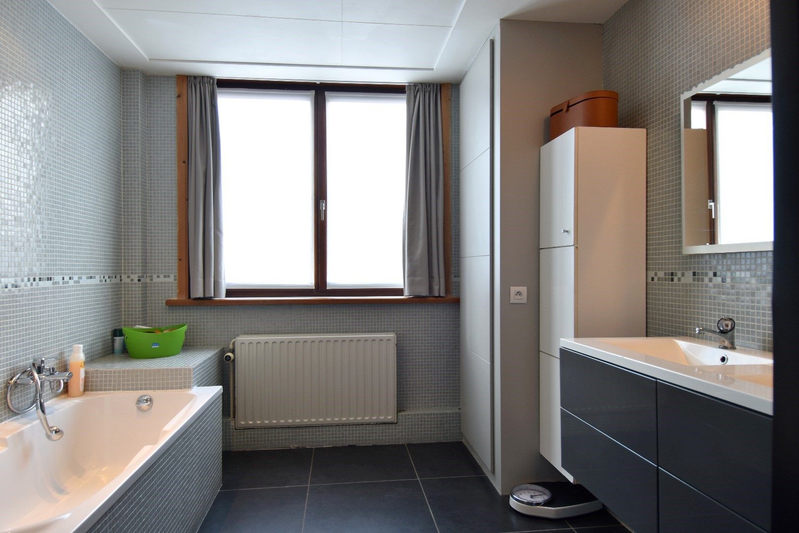 Handelspand op commerciële ligging met bovenliggend 3-slaapkamer appartement te Bissegem foto 10