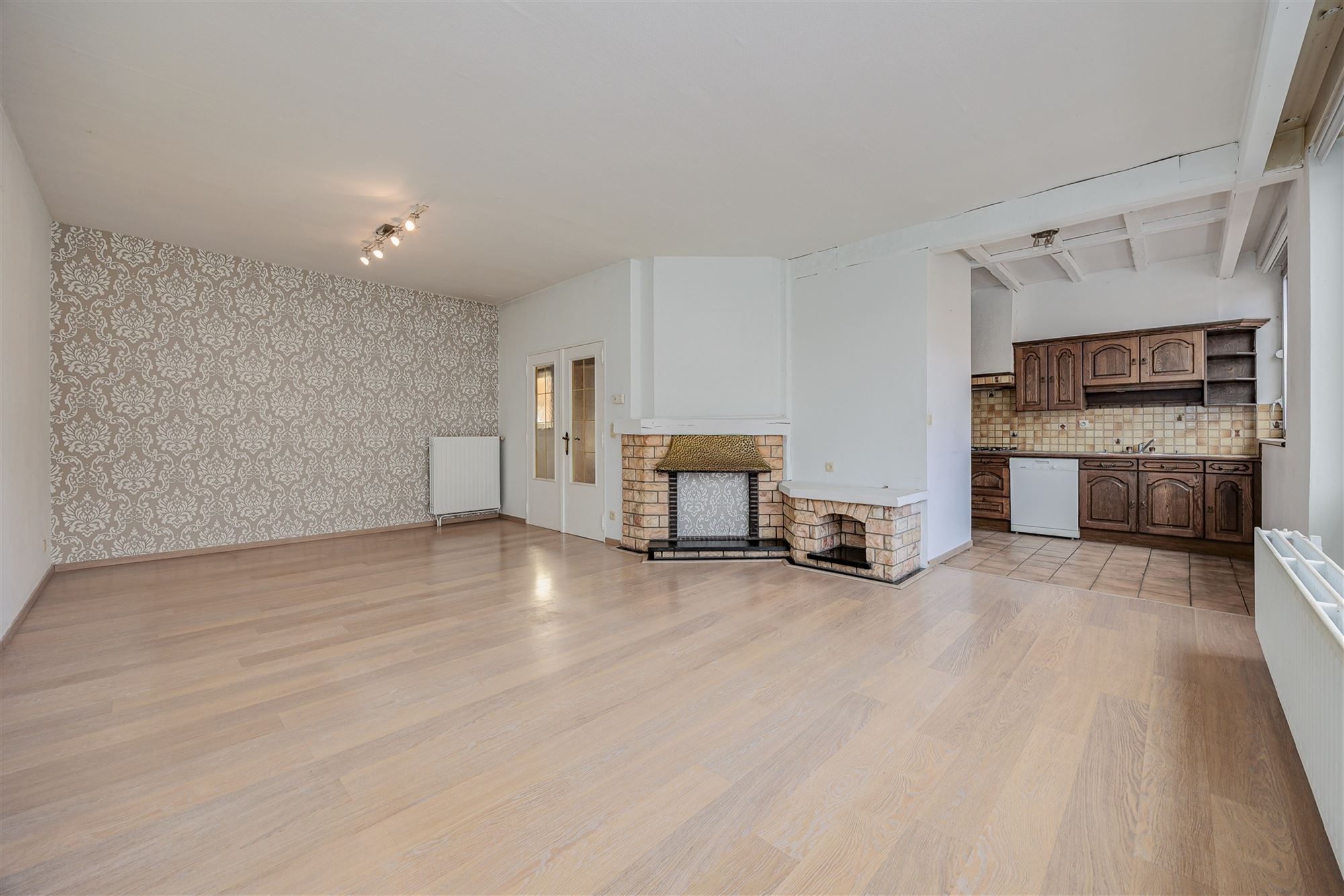 Uniek hoekperceel met handelshuis + garage + appt foto 22