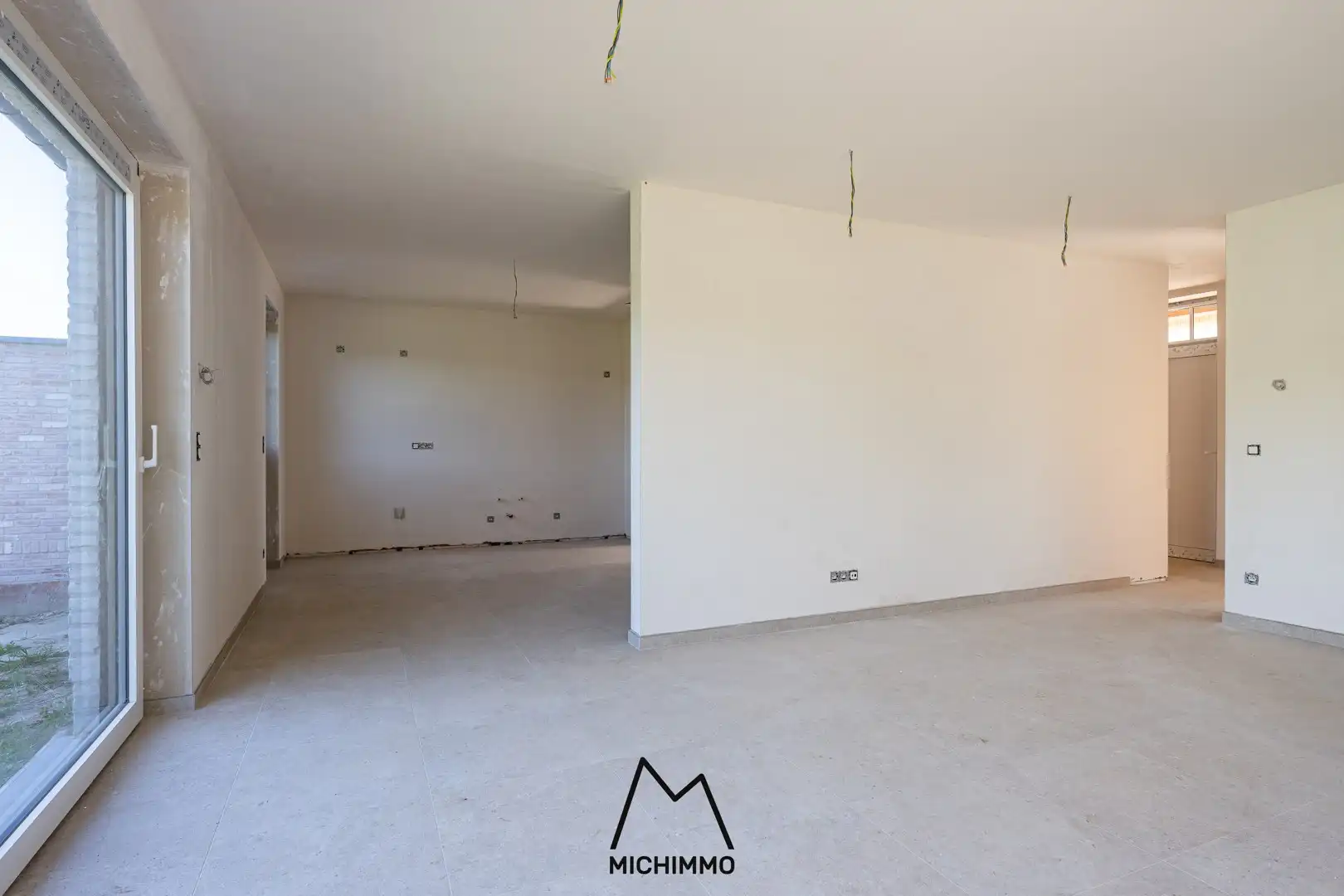 Fantastische nieuwbouwwoning met vier slaapkamers op hele leuke locatie. foto 7